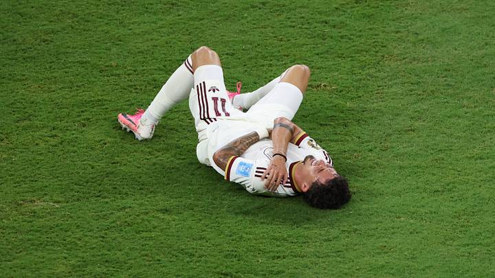 Yeremy Pino verletzte sich gegen Uruguay schwer Yeremy Pino verletzte sich gegen Uruguay schwer