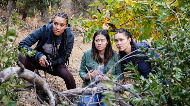 “High Ground” – During a hiking trip, Powell and Gamble stumble upon an illegal weed farm and find themselves taking on a dangerous cartel, on S.W.A.T., Friday, Feb. 28 (10:00-11:00 PM, ET/PT) on the CBS Television Network, and streaming on Paramount+ (live and on-demand for Paramount+ with SHOWTIME subscribers, or on-demand for Paramount+ Essential subscribers the day after the episode airs)*. Pictured (L-R): Annie Ilonzeh as Devin Gamble and Anna Enger Ritch as Zoe Powell. Bill Inoshita/Sony