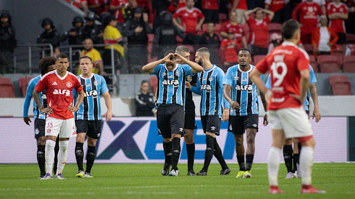 Grêmio esteve atrás do placar duas vezes, mas buscou a virada Grêmio esteve atrás do placar duas vezes, mas buscou a virada