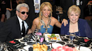 Shakira junto a sus padres William Mebarak Chadid y Nidia Ripoll