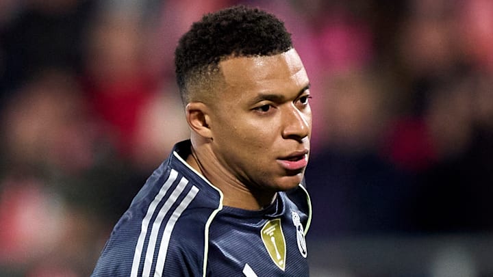 Kylian Mbappé ne cache pas sa déception. Kylian Mbappé ne cache pas sa déception.