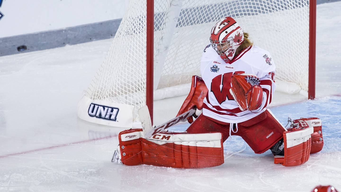 Undefeated Badgers remain no. 1 in women's hockey