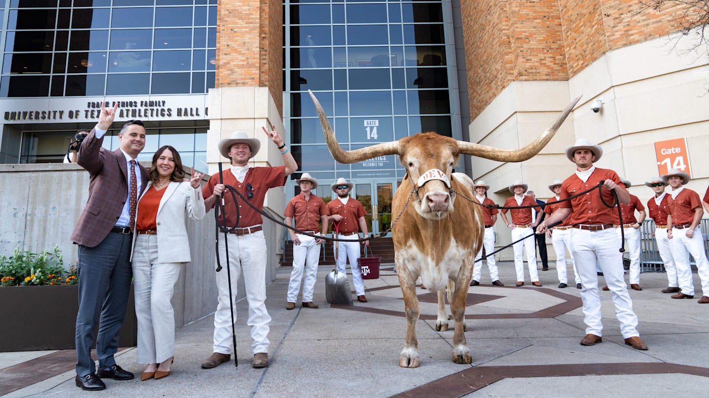 Texas Longhorns Make Cut in College Basketball Insider's Offseason Rankings