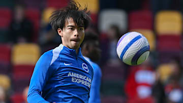 Kaoru Mitoma im Brighton-Shirt. Mehrere Klubs haben ihn auf dem Zettel.