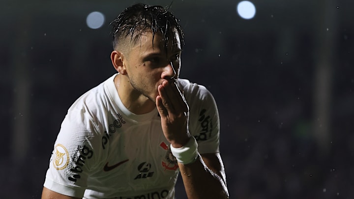 Romero vai cumprir suspensão neste domingo de Carnaval.