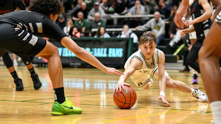 Carter Hansen and Auburn meet defending Class 4A champion Mount Si in the regional round.