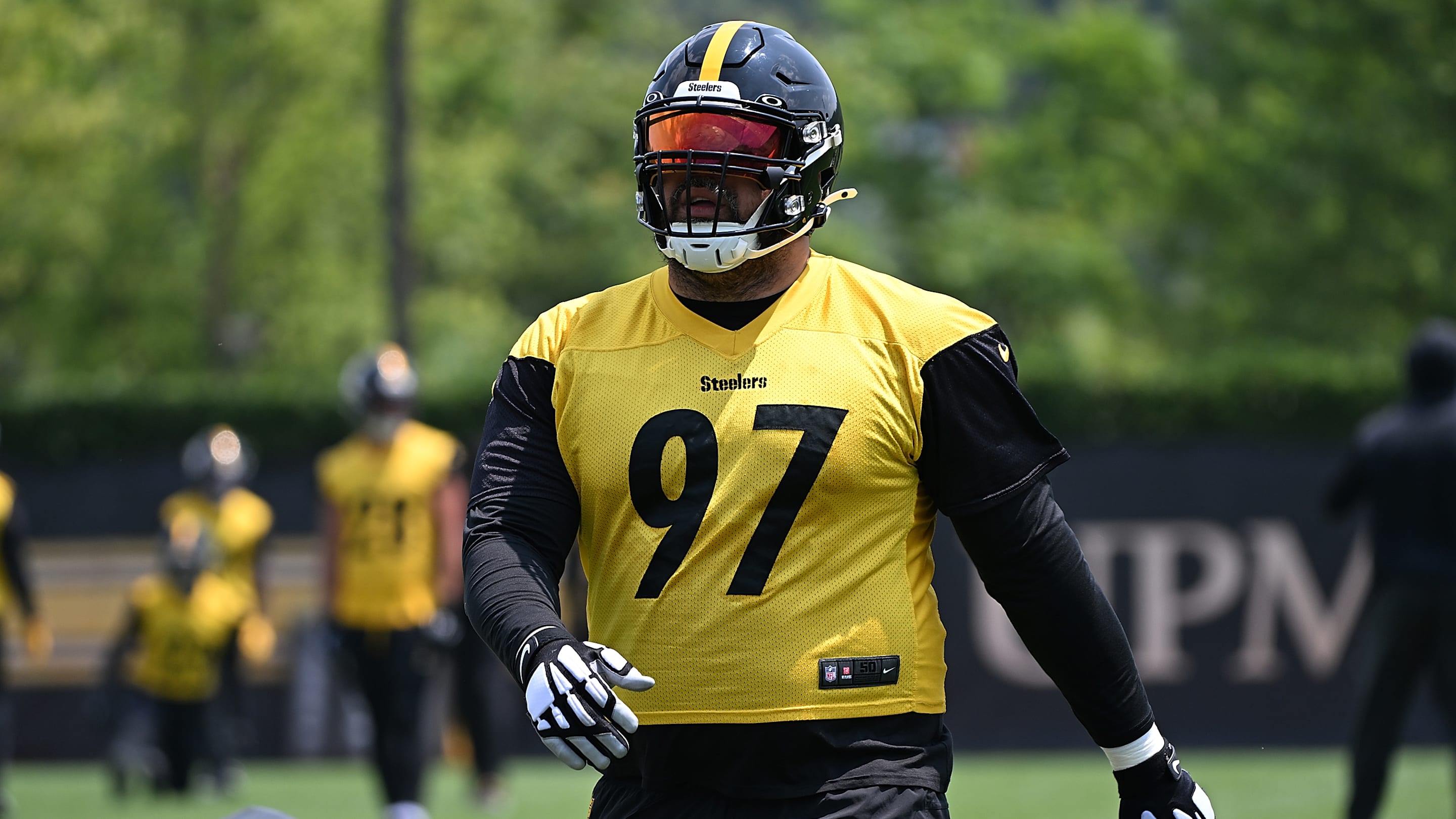 Cameron Heyward sends Steelers hypocritical warning over contract standoff thumbnail
