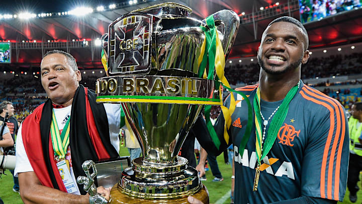 Flamengo v Atletico Paranaense - Brazilian Cup 2013 Final