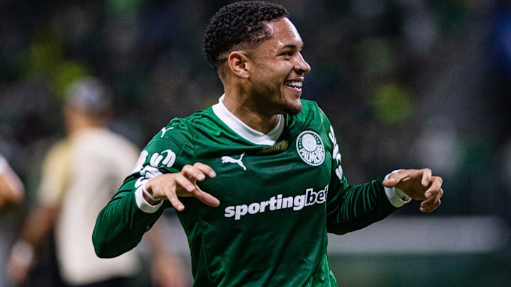 Vitor Roque foi um dos destaques do Palmeiras na 26ª rodada do Brasileirão 2025