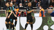 Lautaro esulta dopo il gol del momentaneo pareggio