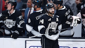 Chicago Blackhawks v Los Angeles Kings