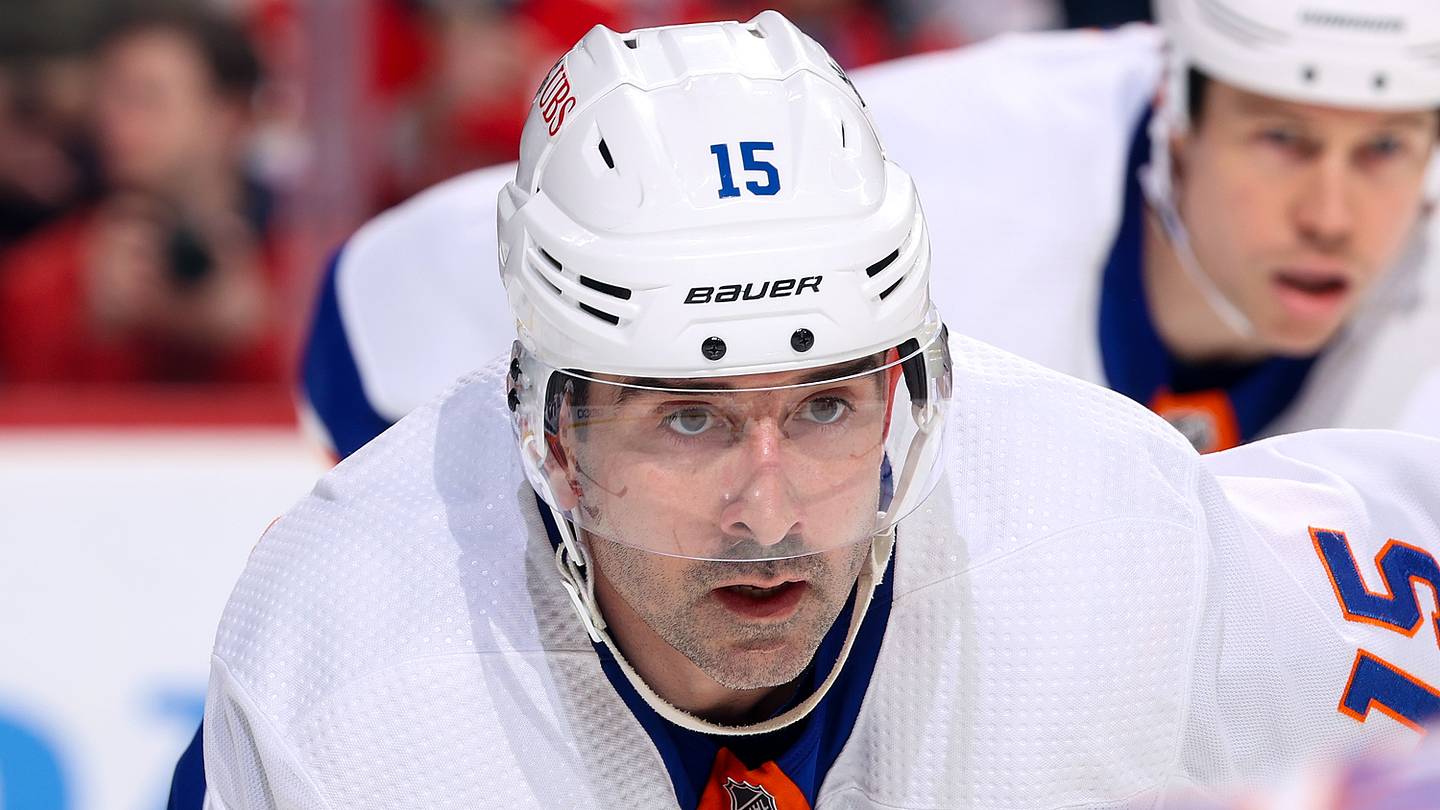 NY Islanders 2023-24 Player Reports Card: Cal Clutterbuck Plays in All 82 Games for F - Vimarsana News