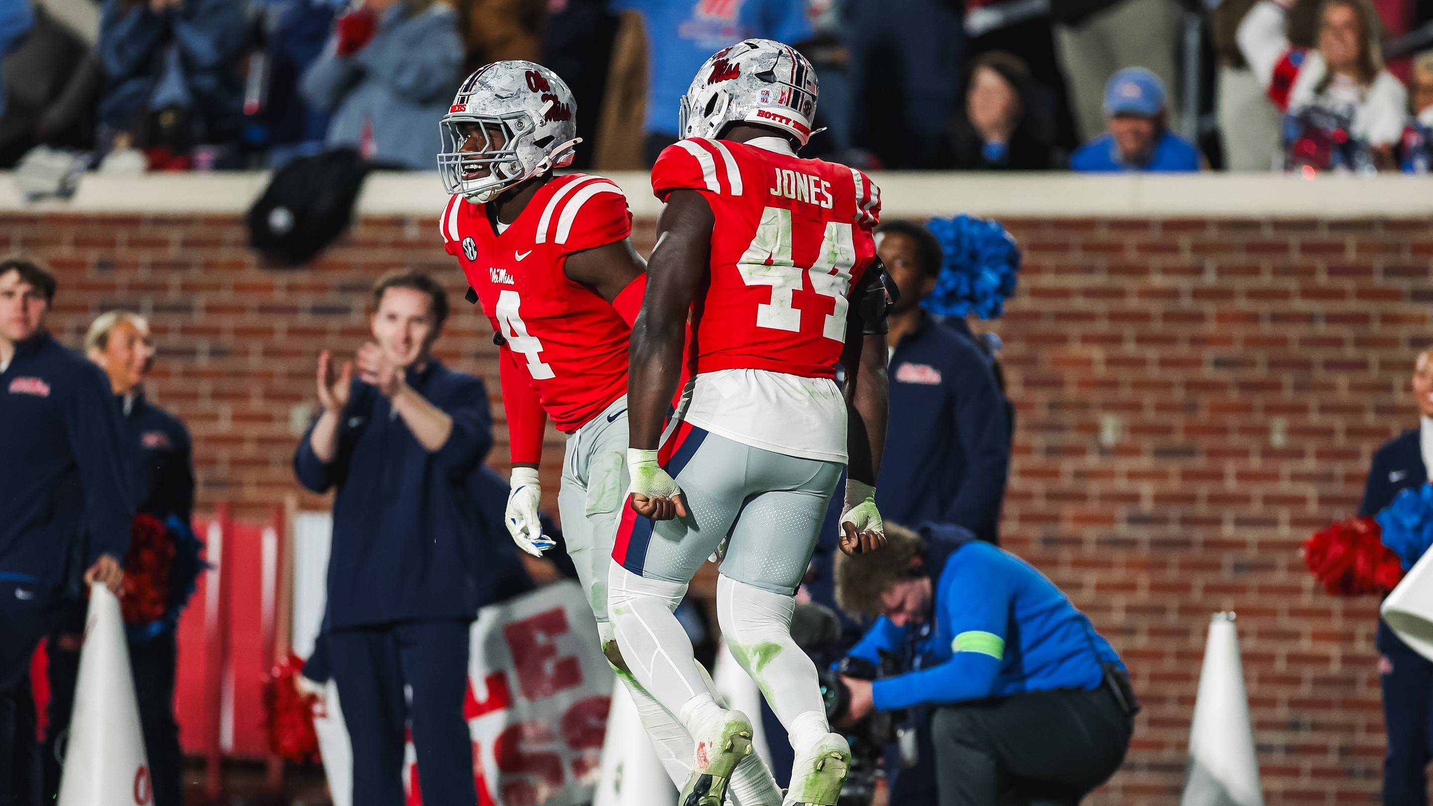 Ole Miss Football, Oregon Ducks, USC Trojans Among Schools In Mix For Coveted Recruit