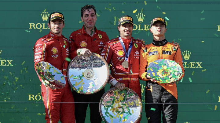 Carlos Sainz Jr., Charles Leclerc y Lando Norris en el podio del GP de Australia