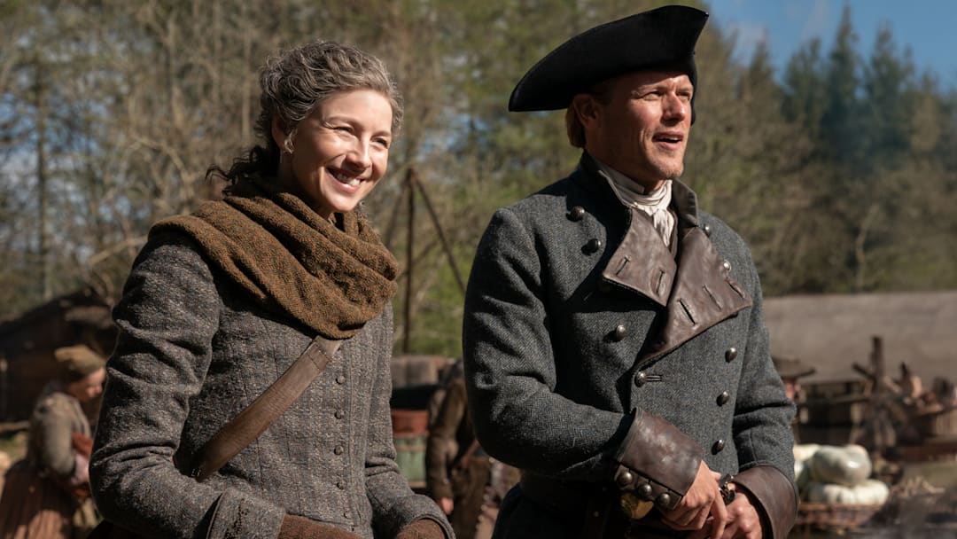 Outlander_801_Soul of a Rebel_Left to Right: Caitríona Balfe (“Claire Fraser”) and Sam Heughan (“Jamie Fraser”) Outlander_801_Soul of a Rebel_Left to Right: Caitríona Balfe (“Claire Fraser”) and Sam Heughan (“Jamie Fraser”)