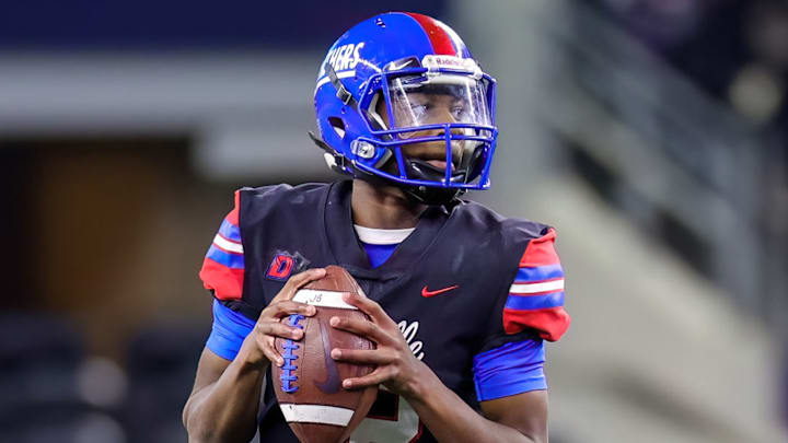 Keelon Russell looks to pass during last year's UIL Class 6A Division 1 championship game at AT&T Stadium. 