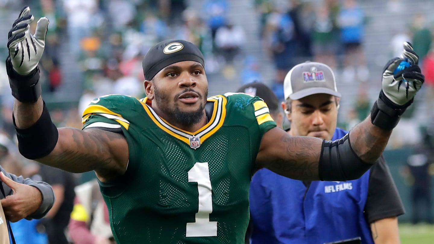 Dallas Cowboys star reacts to Micah Parsons #39 Packers debut