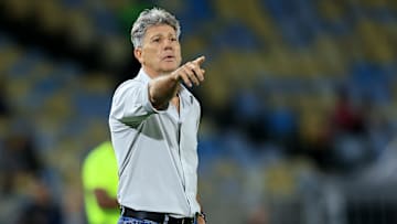 Renato pediu demissão após ouvir gritos de "burro" no Maracanã