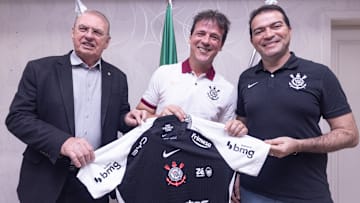 Fernando Diniz assinou contrato até dezembro de 2026