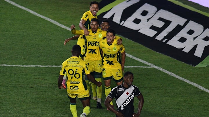 Mirassol surpreendeu o Gigante da Colina em São Januário