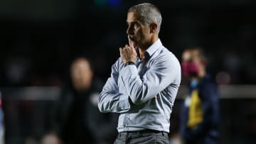 Pour le moment, la carrière d'entraîneur de Sylvinho peine à décoller.