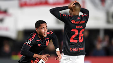 Furacão superou a pressão argentina para garantir a vaga na semifinal da Libertadores 