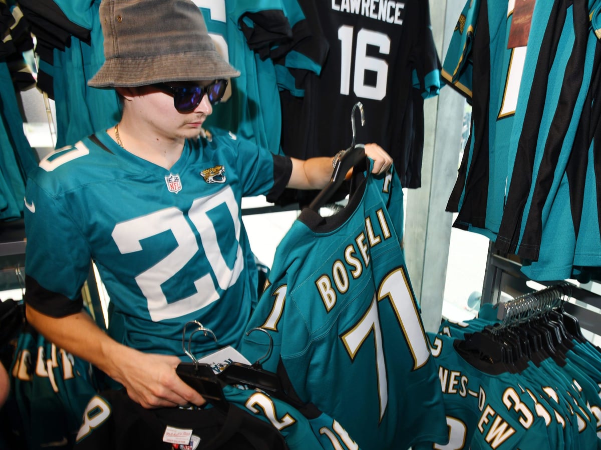 Jaguars turn official release of throwback uniforms into celebration