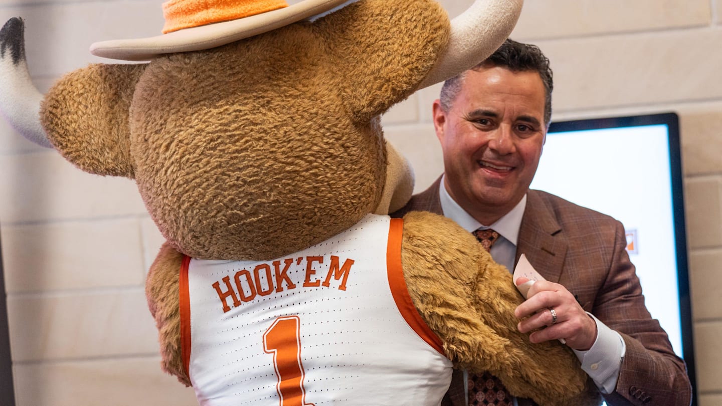 Sean Miller Throws Impressive First Pitch at Texas Baseball Game
