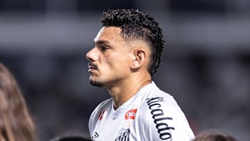 Tiquinho Soares não tem permanência garantida no Santos 