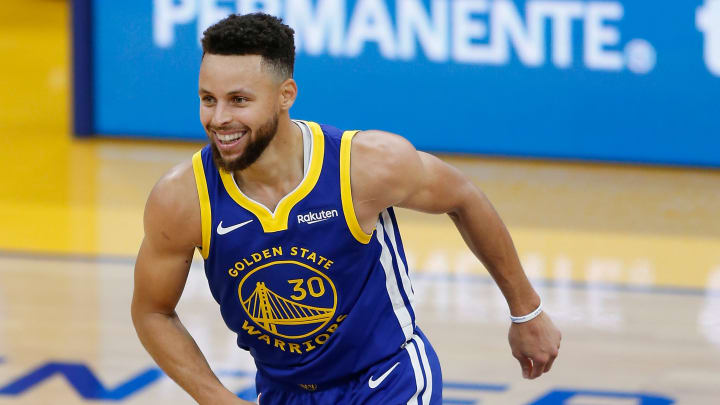 Curry liderará a los Warriors este sábado en un interesante duelo ante los Suns