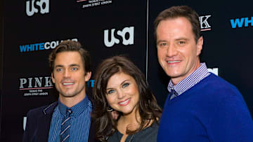 USA Presents The White Collar Shirt Bar