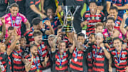 Arrascaeta ergueu o troféu de campeão nacional pelo Flamengo