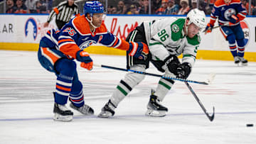 Ex-Colorado Avalanche player Mikko Rantanen collided with Oilers goalie Stuart Skinner, forcing the netminder to leave the game.