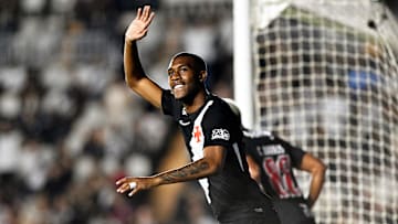 Vasco acerta com o Bournemouth e Rayan está de saída