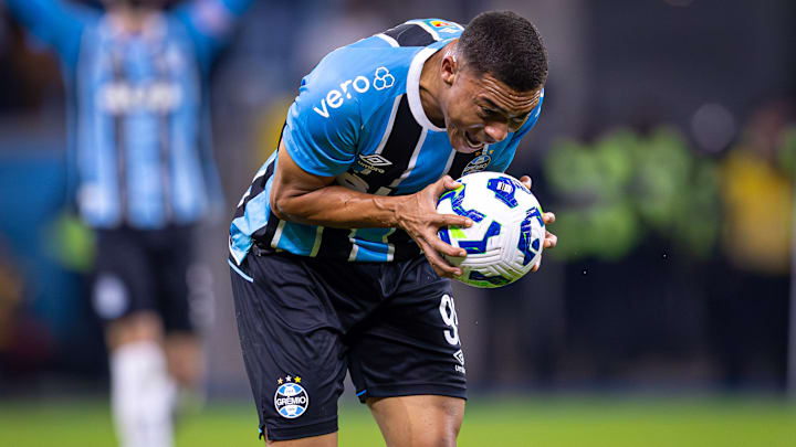 Carlos Vinicius já tem quatro gols no Gauchão Carlos Vinicius já tem quatro gols no Gauchão
