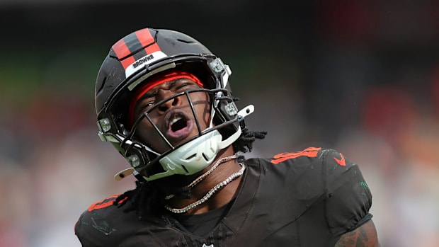 Browns running back Quinshon Judkins (10) celebrates after his first career touchdown.