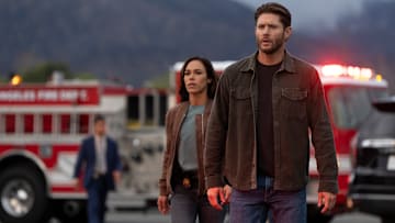 Amber Oliveras (Jessica Camacho) and Mark Meachum (Jensen Ackles) in COUNTDOWN Photo: ELIZABETH MORRIS © AMAZON CONTENT SERVICES LLC