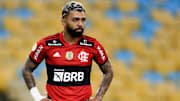 Flamengo não vai bem contra o Cuiabá e perde chance de encostar na ponta da tabela do Campeonato Brasileiro. Nação não perdoa e vaia.
