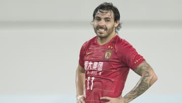 Com Ricardo Goulart e outros jogadores na mira, Santos mapeia o mercado da bola. 