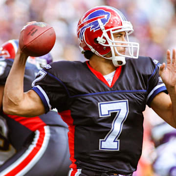 The Washington Huskies are hiring former NFL quarterback JP Losman to its coaching staff.