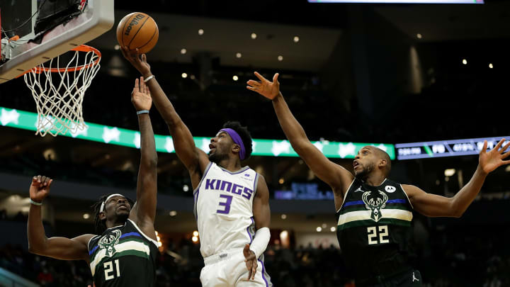 Sacramento Kings v Milwaukee Bucks