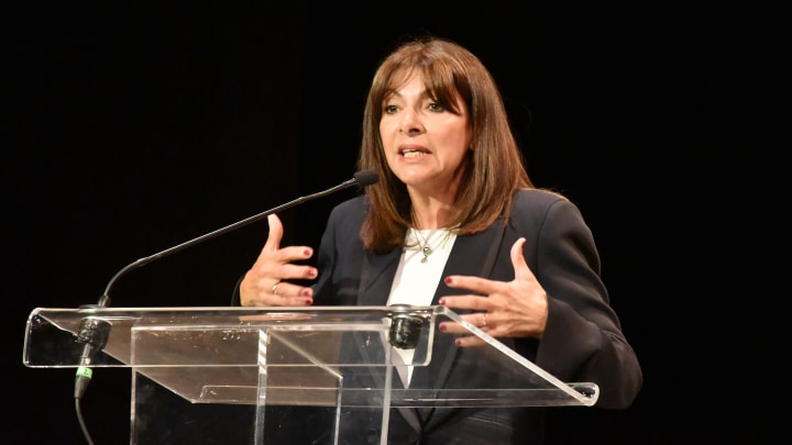 Anne Hidalgo aurait toujours une position bien précise quant à une éventuelle vente du Parc des Princes. 