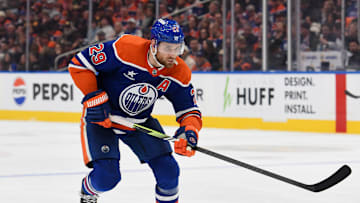 Boston Bruins v Edmonton Oilers