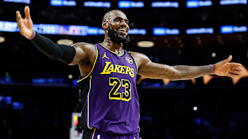 Golden State Warriors v Los Angeles Lakers