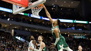 Memphis Grizzlies v Milwaukee Bucks