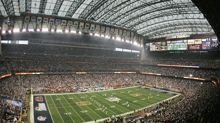 Super Bowl XXXVIII: Panthers v Patriots