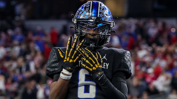 Receiver Quentin Gibson of North Crowley.