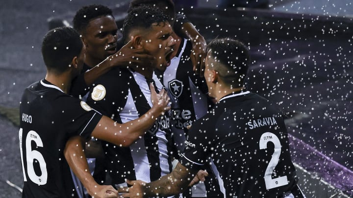 O Botafogo está de olho na final da Taça Rio.