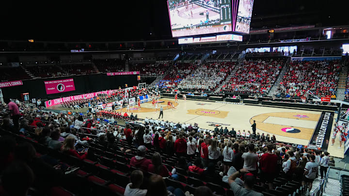 Girls basketball around the state of Iowa faces a serious problem as schools are canceling their upcoming varsity seasons. Girls basketball around the state of Iowa faces a serious problem as schools are canceling their upcoming varsity seasons.