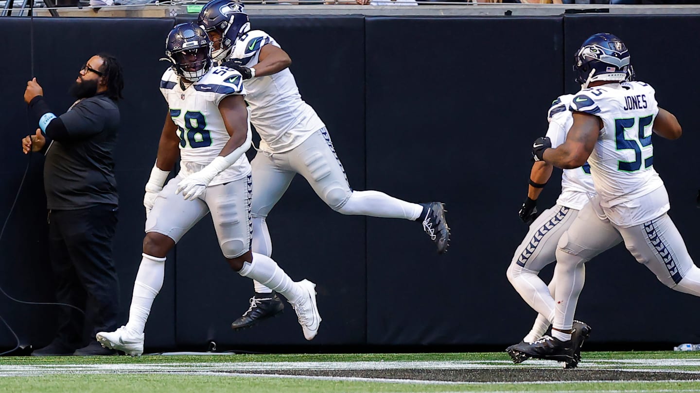 Auburn Tigers in the NFL Hall recovers fumble for TD, Tank has career